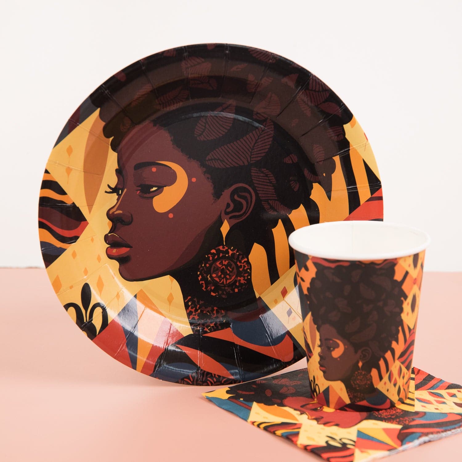 Queen Glorious Pour It Up Paper Cup Set - Izzy & Liv