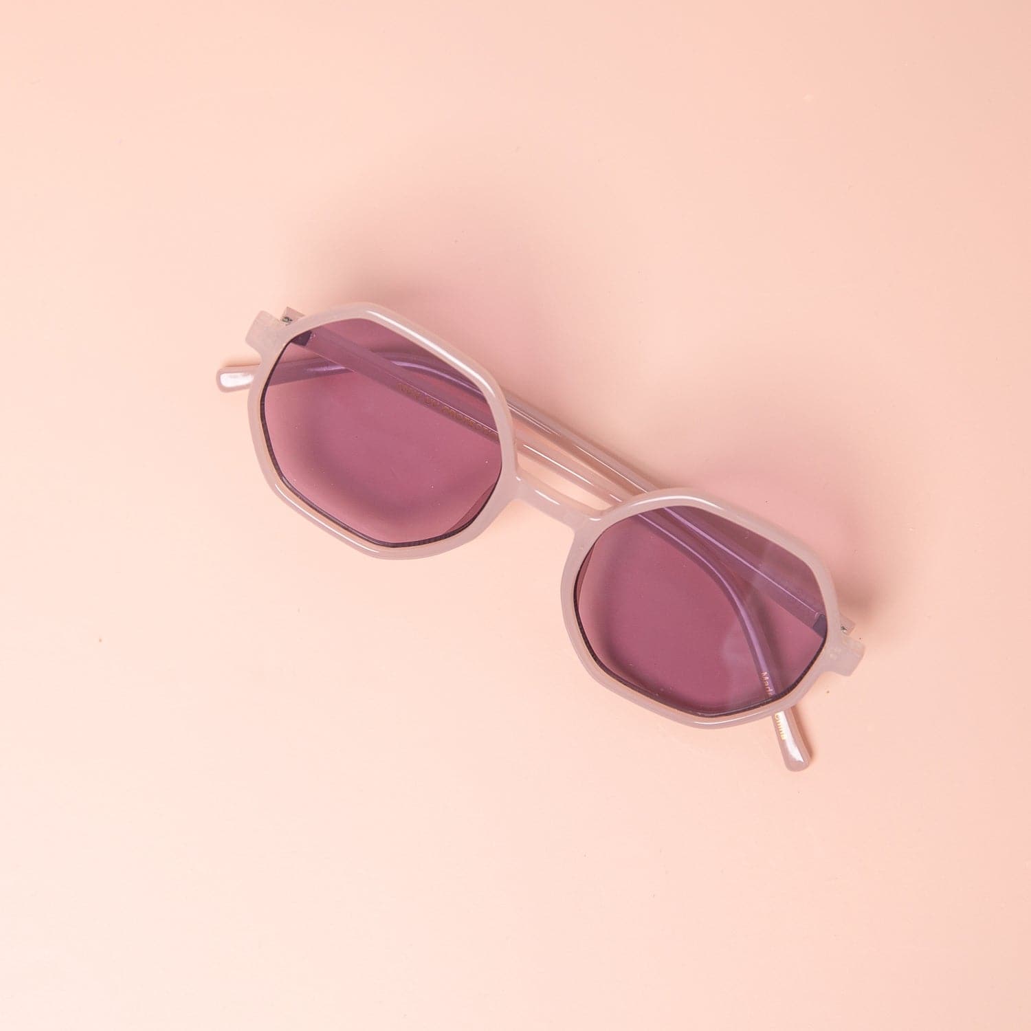 The Regina Geometric Sunglasses w/ Case - Izzy & Liv