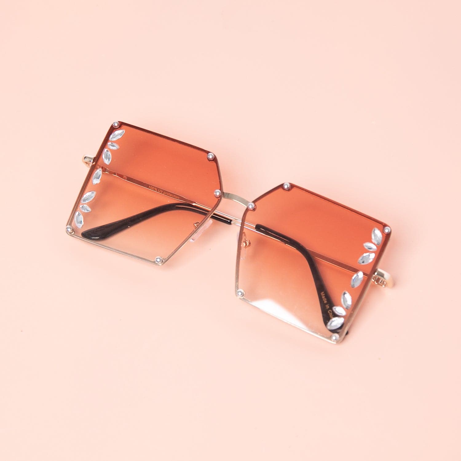 The Roxanne Oversized Sunglasses w/Gase - Izzy & Liv