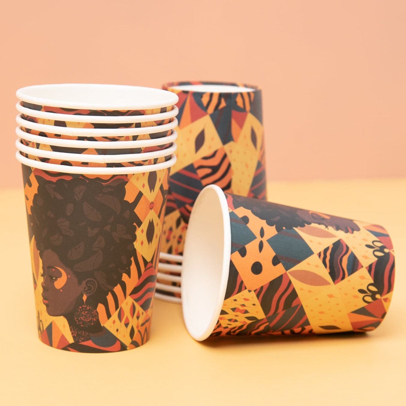 Queen Glorious Pour It Up Paper Cup Set - Izzy & Liv